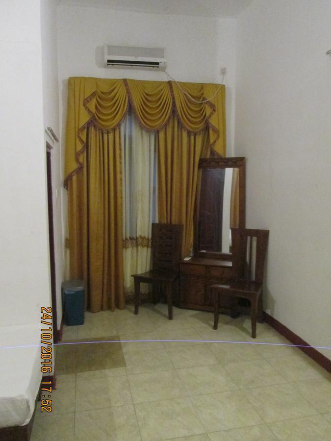 Hotel Blue Whale Jaffna Bagian luar foto