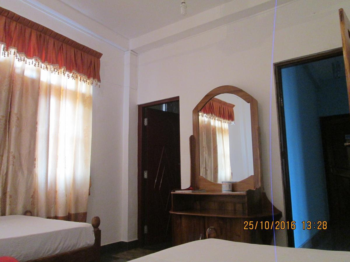 Hotel Blue Whale Jaffna Bagian luar foto