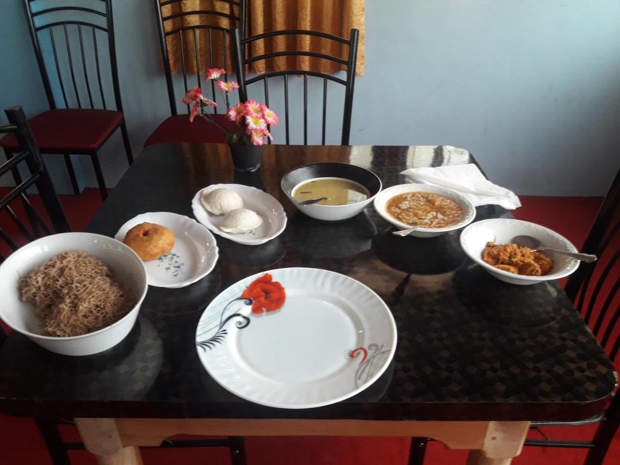 Hotel Blue Whale Jaffna Bagian luar foto