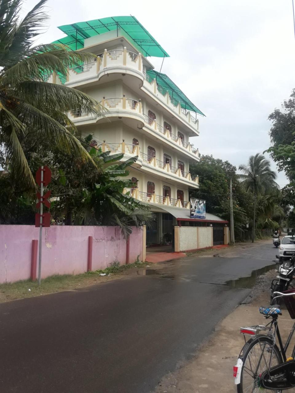 Hotel Blue Whale Jaffna Bagian luar foto