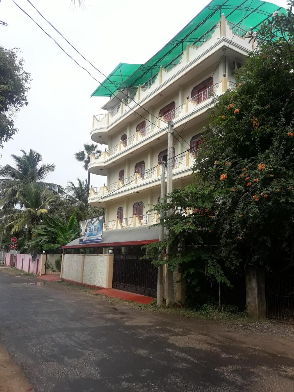 Hotel Blue Whale Jaffna Bagian luar foto