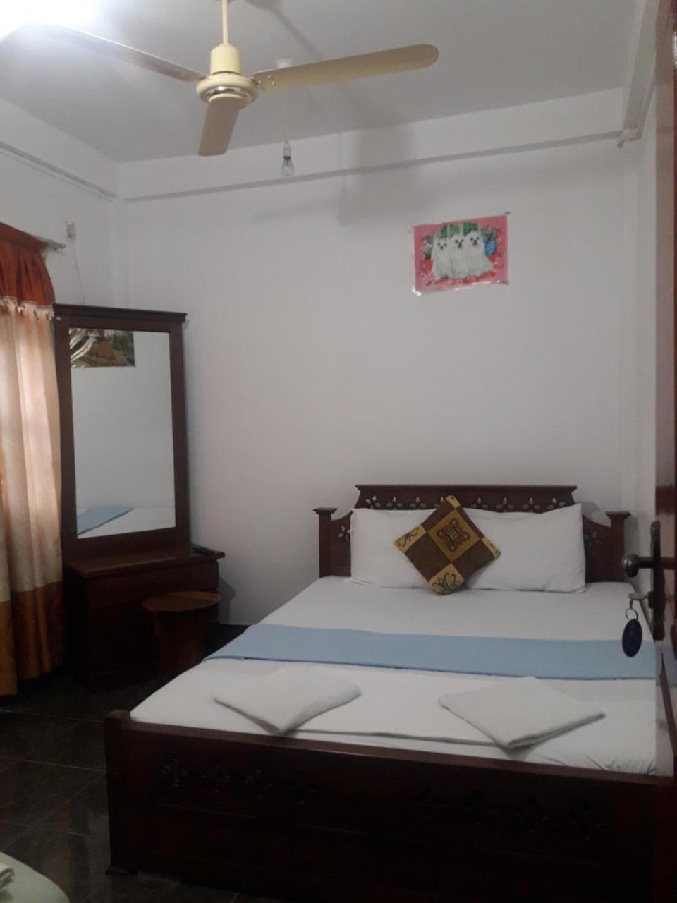 Hotel Blue Whale Jaffna Bagian luar foto