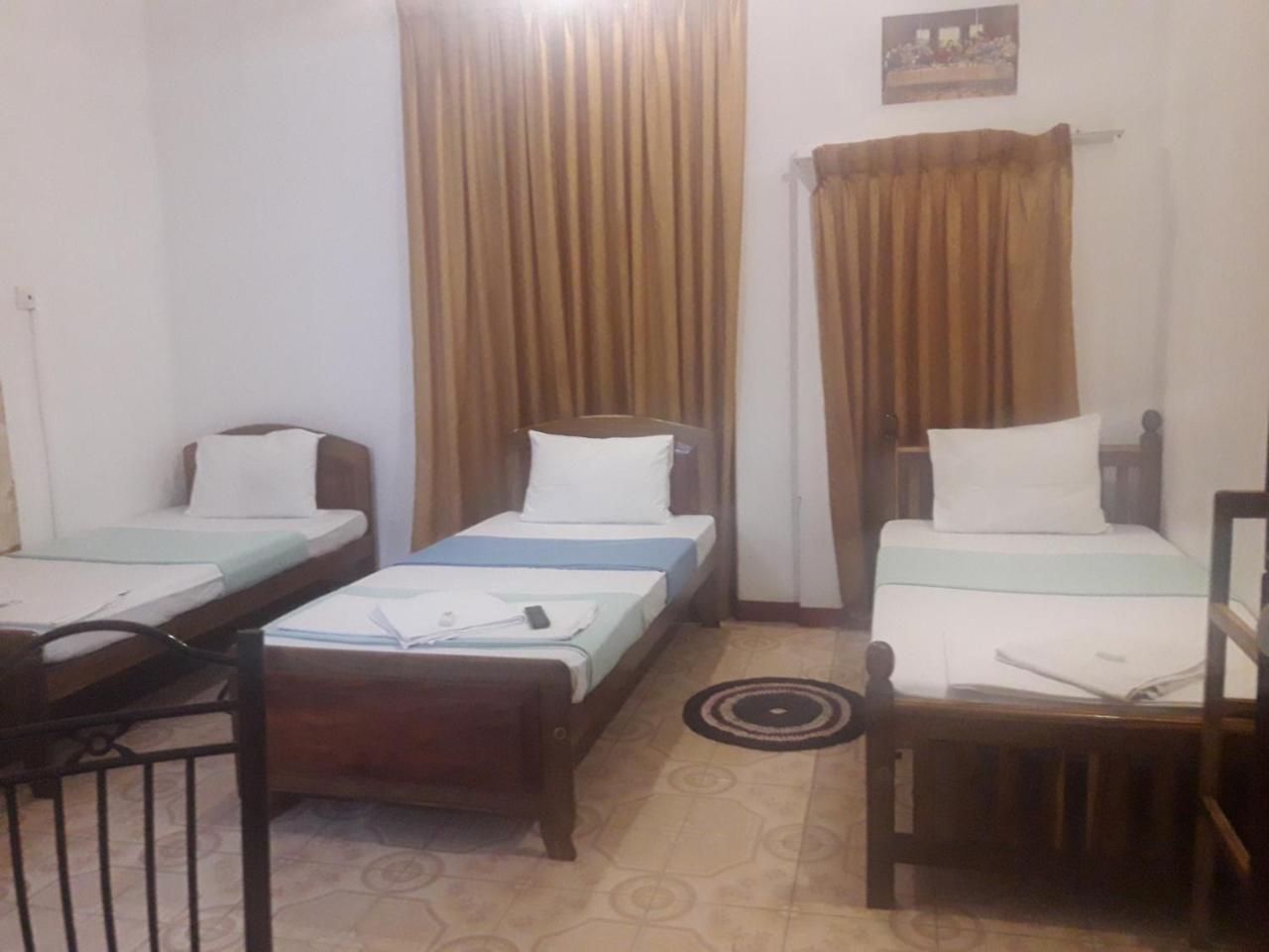 Hotel Blue Whale Jaffna Bagian luar foto