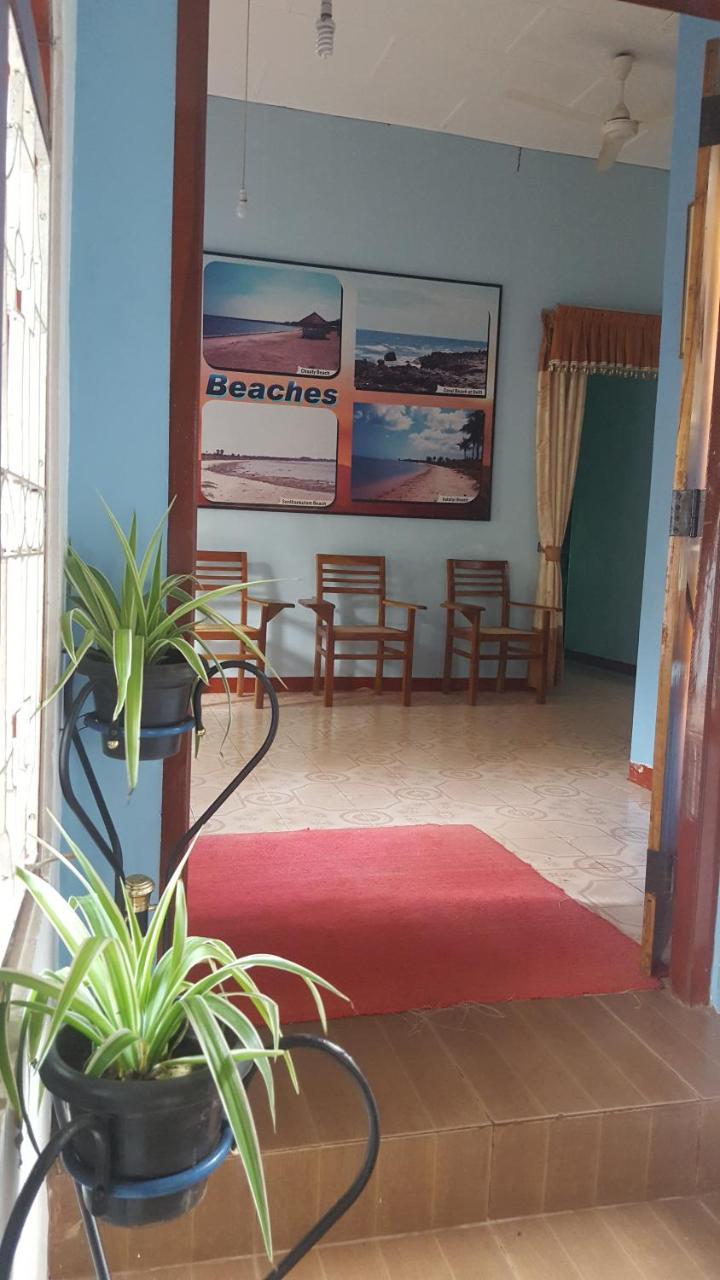 Hotel Blue Whale Jaffna Bagian luar foto